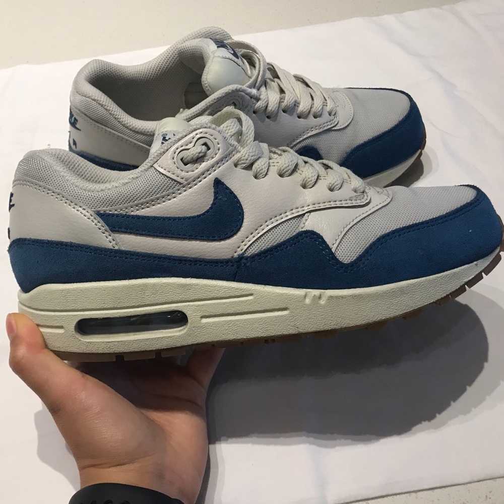 Women’s Nike Air Max 1 Sneakers US Size 7.5